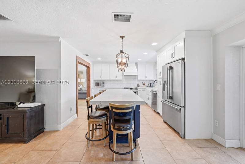 4 bedroom SingleFamilyResidence at 9331 SW 104th Ct, Kendale Sec 1, Miami — photo 4
