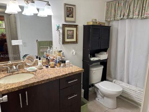 8225 Lake Dr 404, Doral FL - photo 11 of 35