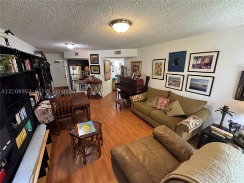 8225 Lake Dr 404, Doral FL - photo 21 of 35