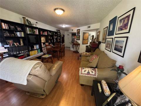 8225 Lake Dr 404, Doral FL - photo 22 of 35