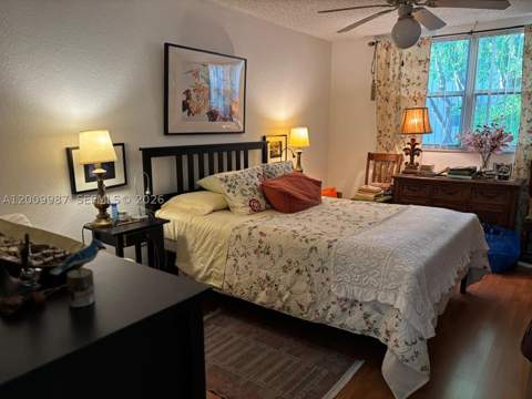 8225 Lake Dr 404, Doral FL - photo 9 of 35