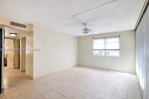 1225 NE 124th St 49C, North Miami FL - photo 10 of 27