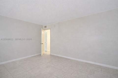 1225 NE 124th St 49C, North Miami FL - photo 13 of 27