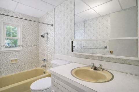 1225 NE 124th St 49C, North Miami FL - photo 8 of 27