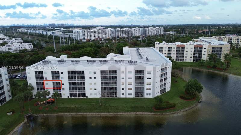 3 bedroom Condominium at 10730 NW 66th St 313, Captiva Condo A, Doral — photo 2