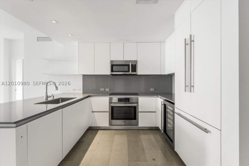 3 bedroom Condominium at 68 SE 6th St 2304, Reach Condo, Miami — photo 2