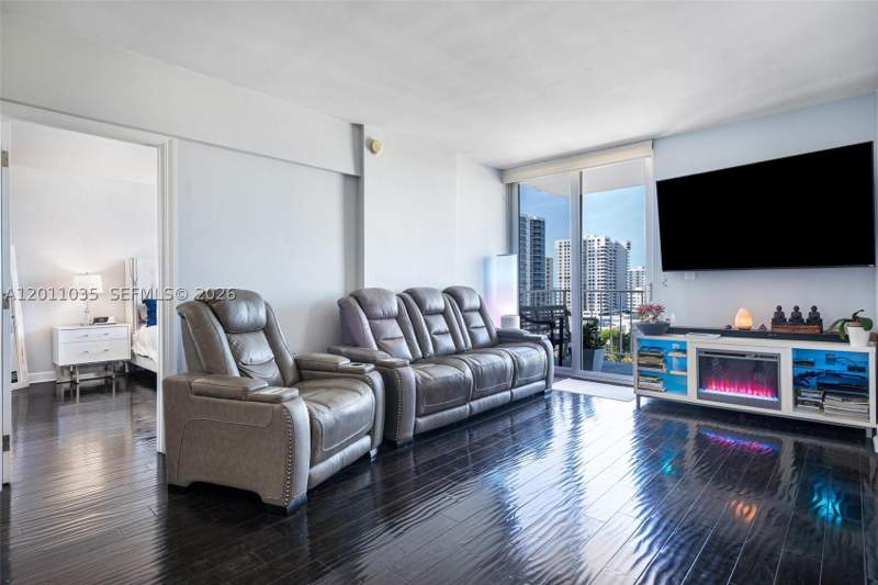 2 bedroom Condominium at 2829 Indian Creek Dr 1209, Clearview Towers Condo, Miami Beach — photo 3