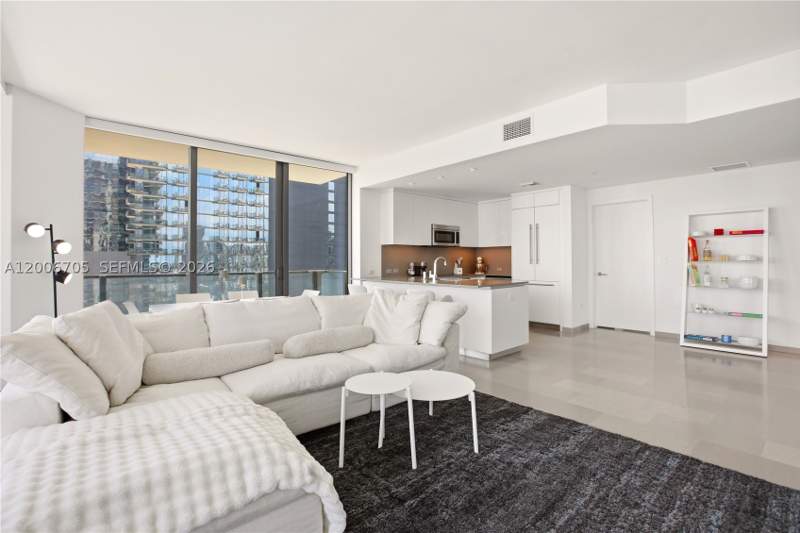 2 bedroom Condominium at 68 SE 6th St 2701, Reach Condo, Miami — photo 2