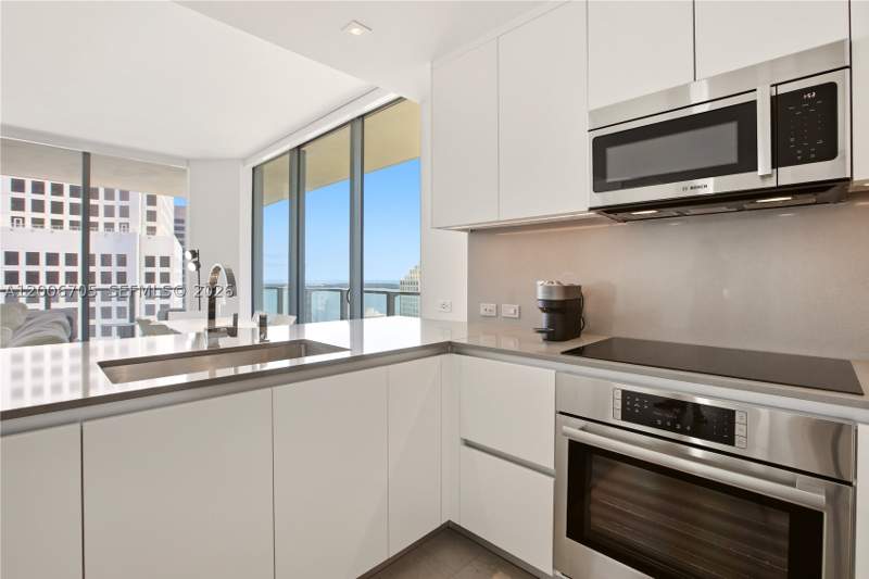 2 bedroom Condominium at 68 SE 6th St 2701, Reach Condo, Miami — photo 5