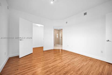 15051 Royal Oaks Ln 1605, North Miami FL - photo 19 of 35