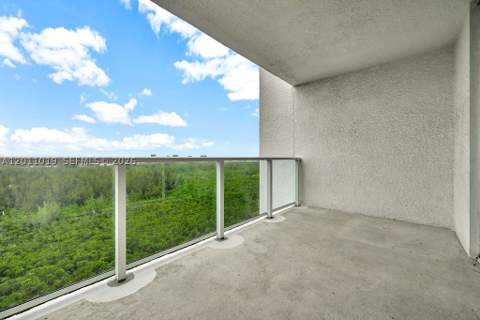 15051 Royal Oaks Ln 1605, North Miami FL - photo 23 of 35
