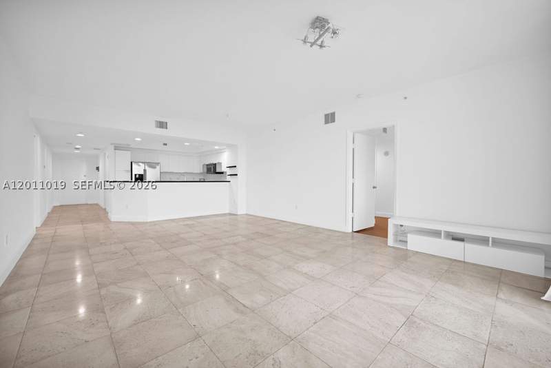 2 bedroom Condominium at 15051 Royal Oaks Ln 1605, The Oaks I Condo, North Miami — photo 5