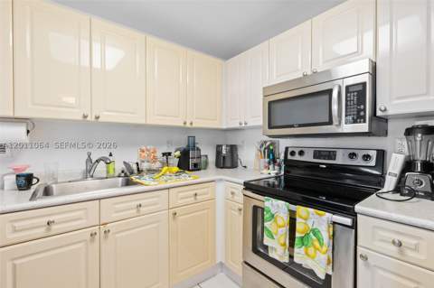 2301 Collins Ave 504, Miami Beach FL - photo 10 of 40