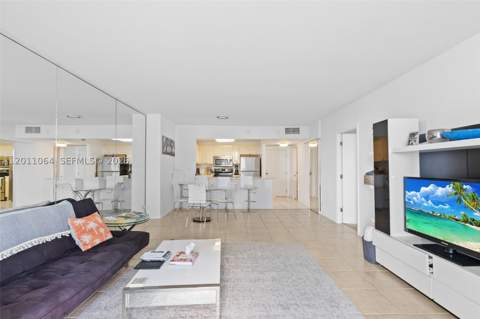 2301 Collins Ave 504, Miami Beach FL - photo 6 of 40
