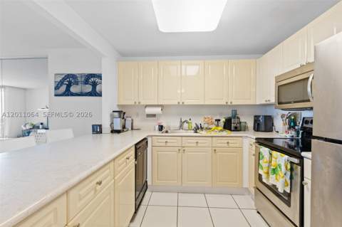 2301 Collins Ave 504, Miami Beach FL - photo 9 of 40
