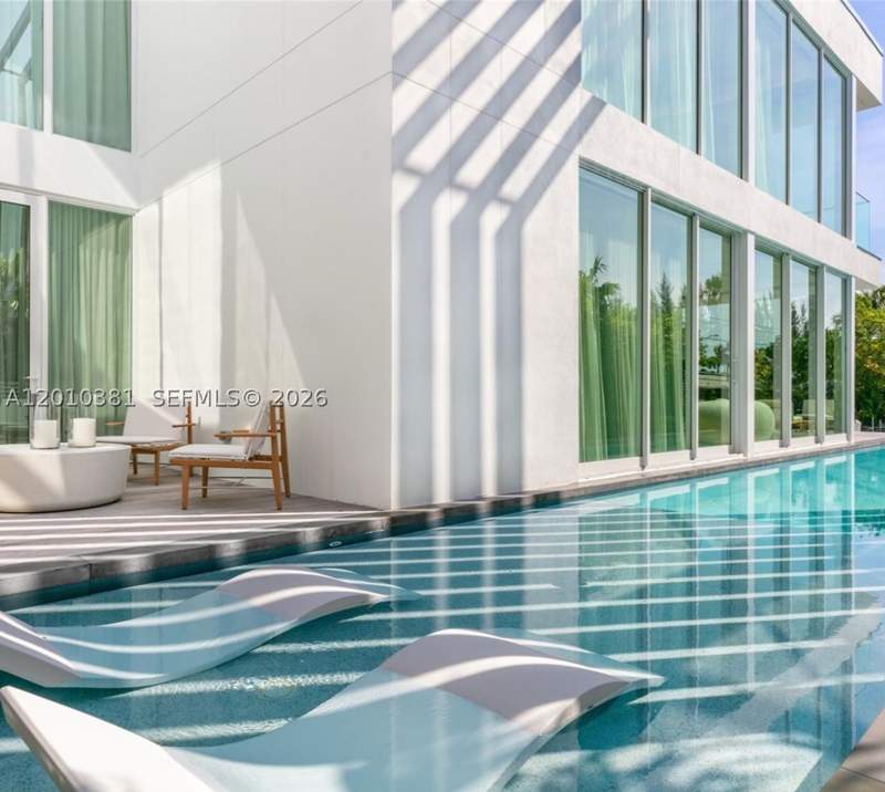 4 bedroom Villa at 1081 W 48th St N01, 4701 NORTH MERIDIAN CONDO, Miami Beach — photo 5