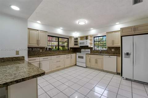 1735 SW 15th St, Miami FL - photo 9 of 29
