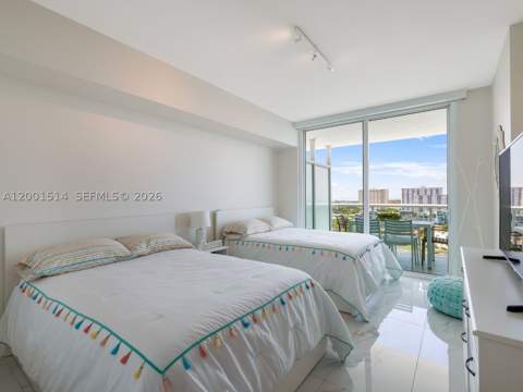400 Sunny Isles Blvd 1416, Sunny Isles Beach FL - photo 13 of 33