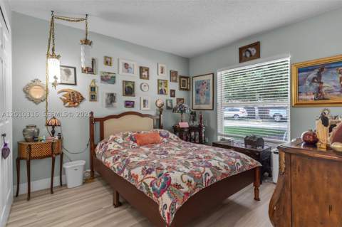 12304 NW 8th Ter, Miami FL - photo 15 of 47