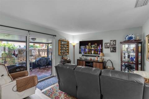 12304 NW 8th Ter, Miami FL - photo 9 of 47