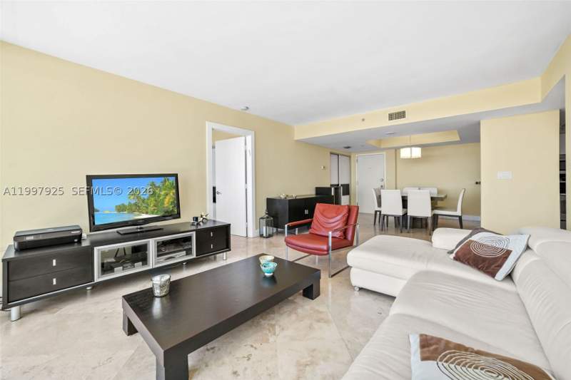 2 bedroom Condominium at 650 West Ave 1104, The Floridian Condo, Miami Beach — photo 4