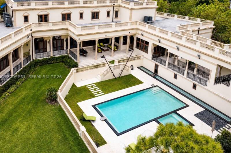 9 bedroom SingleFamilyResidence at 5801 Moss Ranch Rd, Town & Ranch Ests, Pinecrest — photo 2