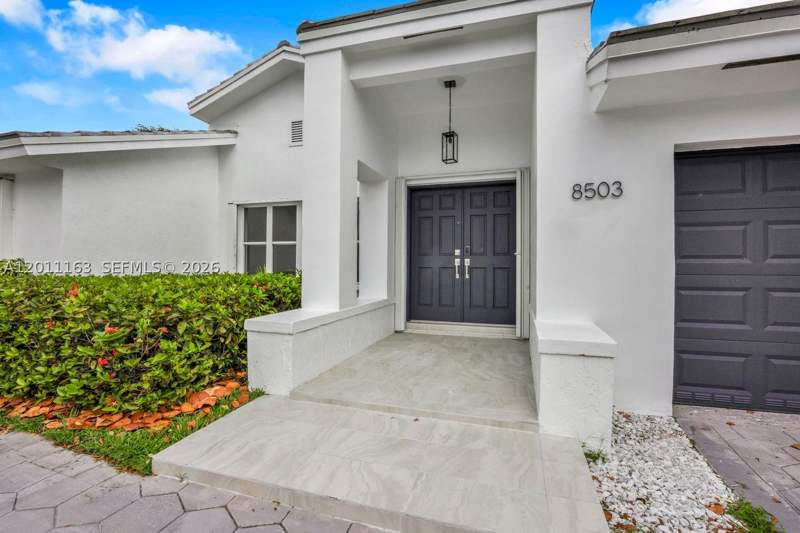 4 bedroom SingleFamilyResidence at 8503 SW 83rd St, Dadeland Park Sub, Miami — photo 2
