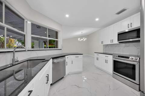 8503 SW 83rd St, Miami FL - photo 7 of 27