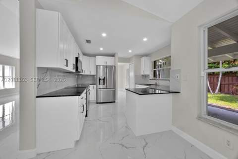 8503 SW 83rd St, Miami FL - photo 8 of 27
