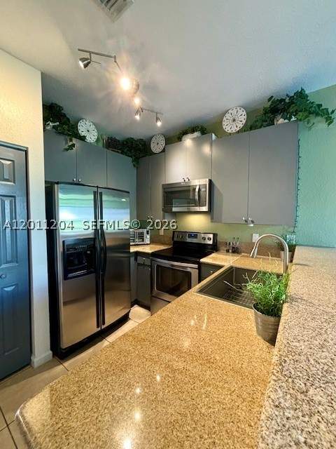 641 NE 21st Ter, Homestead FL - photo 8 of 42