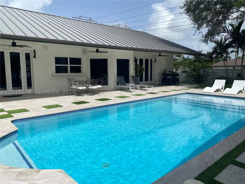 4 bedroom SingleFamilyResidence at 13255 SW 106th Ave, The Falls, Miami — photo 4