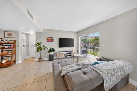 399 NW 72nd Ave 209, Miami FL - photo 7 of 28