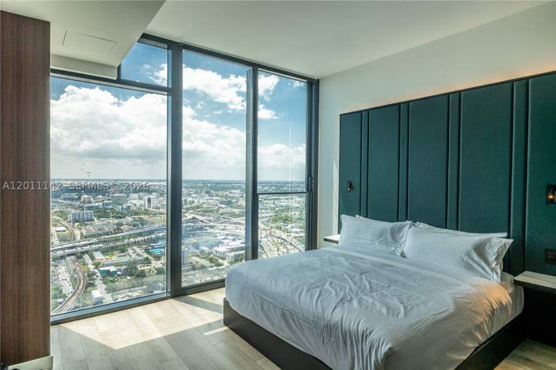 0 bedroom Condominium at 20 NE 11th st 5306, Miami North, Miami — photo 2