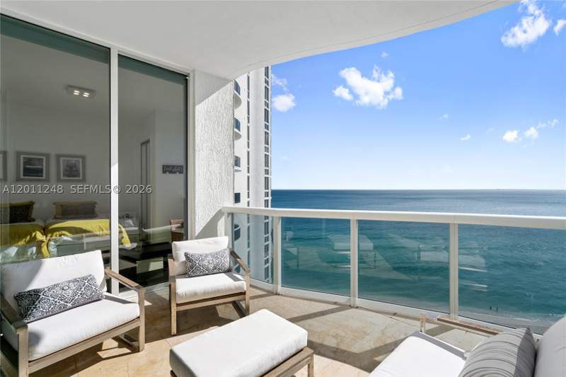 3 bedroom Condominium at 15901 Collins Ave 1206, Trump Tower II Condo, Sunny Isles Beach — photo 2