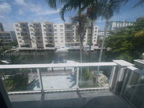 3915 NE 168th St 3915, North Miami Beach FL - photo 21 of 31