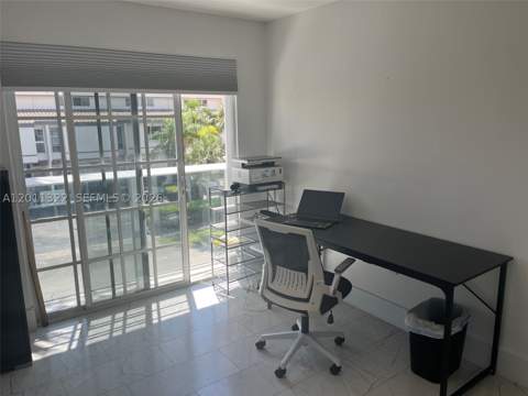 3915 NE 168th St 3915, North Miami Beach FL - photo 23 of 31