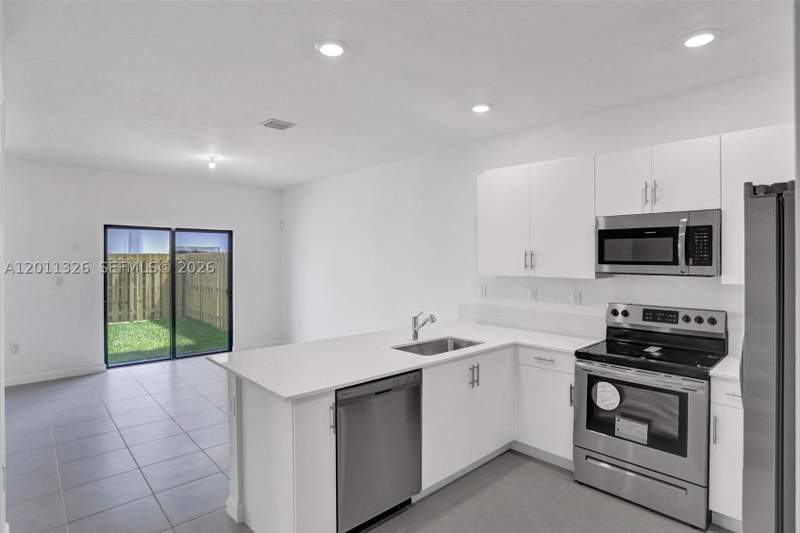 3 bedroom Townhouse at 13375 SW 287 Street, Pinevista, Homestead — photo 5