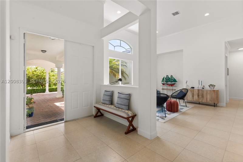 4 bedroom SingleFamilyResidence at 8217 SW 189th Ter, Rl Old Cutler, Cutler Bay — photo 2