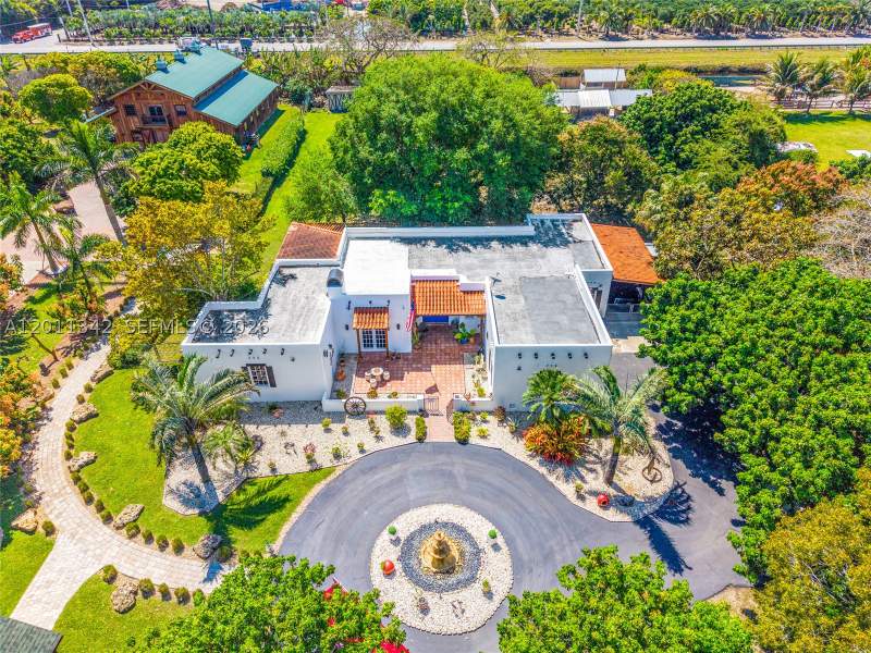 4 bedroom SingleFamilyResidence at 19050 SW 194th Ave, redlands, Miami — photo 3