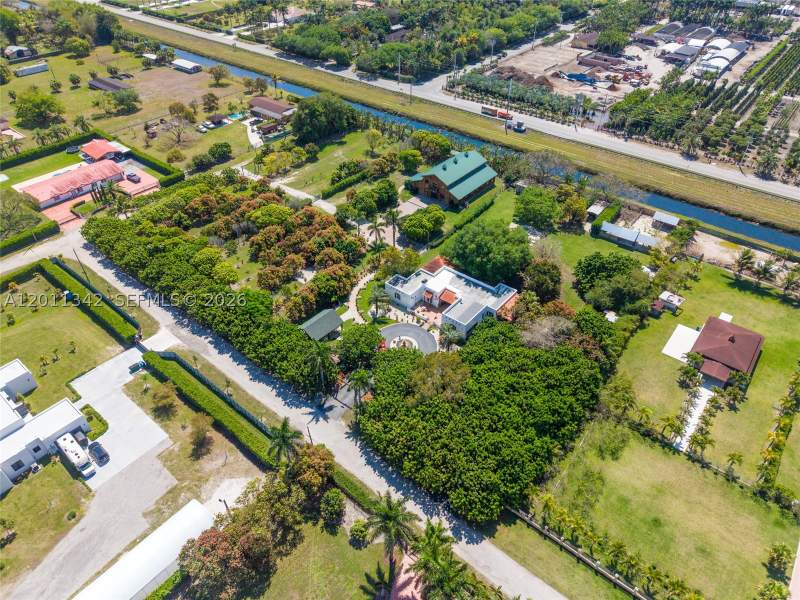 4 bedroom SingleFamilyResidence at 19050 SW 194th Ave, redlands, Miami — photo 4