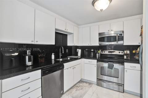 1250 S Miami Ave 2103, Miami FL - photo 7 of 38