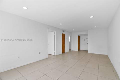 618 Euclid Ave 303, Miami Beach FL - photo 15 of 31