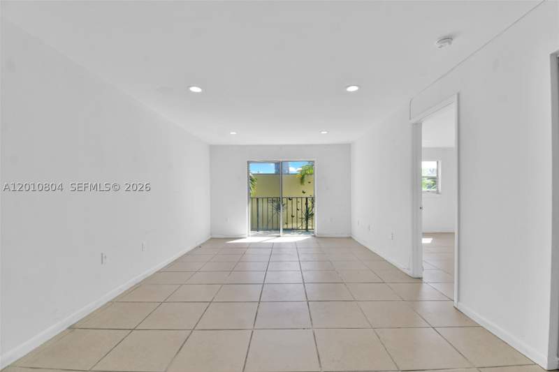 1 bedroom Condominium at 618 Euclid Ave 303, Euclid Plaza Condo, Miami Beach — photo 2