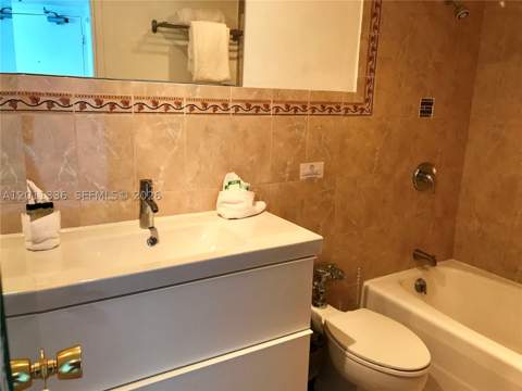 5445 Collins Ave 530, Miami Beach FL - photo 18 of 33