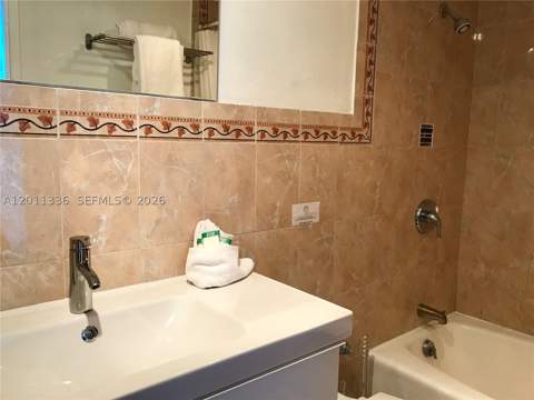 5445 Collins Ave 530, Miami Beach FL - photo 20 of 33