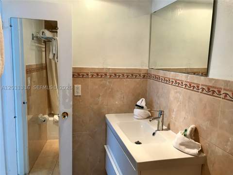 5445 Collins Ave 530, Miami Beach FL - photo 24 of 33