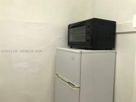 5445 Collins Ave 530, Miami Beach FL - photo 6 of 33