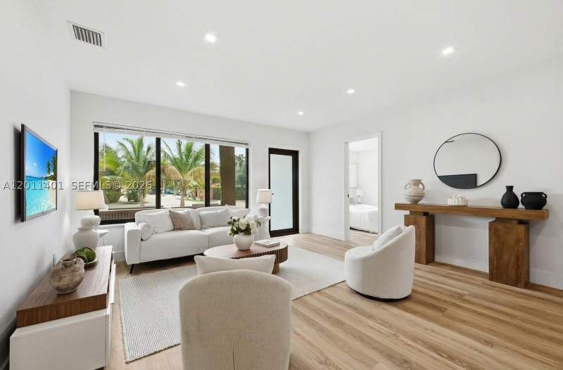 3 bedroom SingleFamilyResidence at 3021 SW 12th St, Coral Ridge, Miami — photo 4