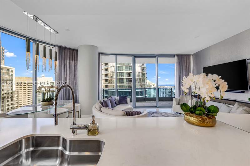 2 bedroom Condominium at 200 Biscayne Boulevard Way 4401, Epic West Condo, Miami — photo 5