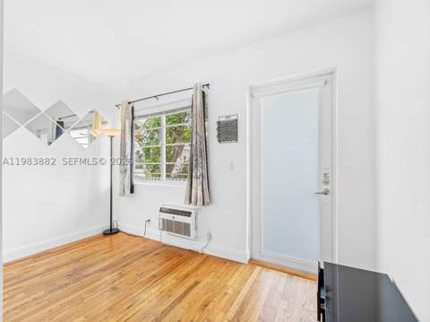 1235 Euclid Ave 16, Miami Beach FL - photo 6 of 30